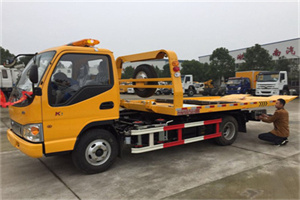 鹤壁哪里有拖车服务