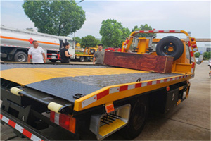 鹤壁附近拖车电话号码服务