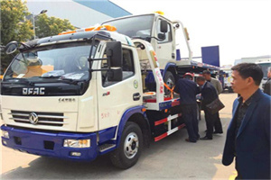 鹤壁汽车道路救援拖车价格
